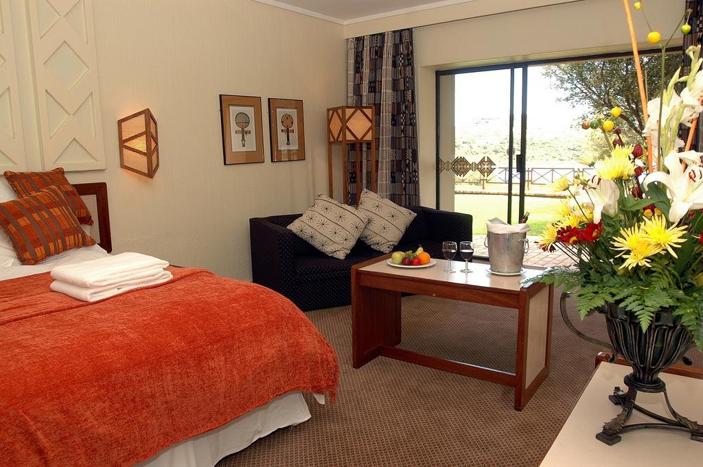 Black Mountain Leisure And Conference Hotel Groothoek Экстерьер фото