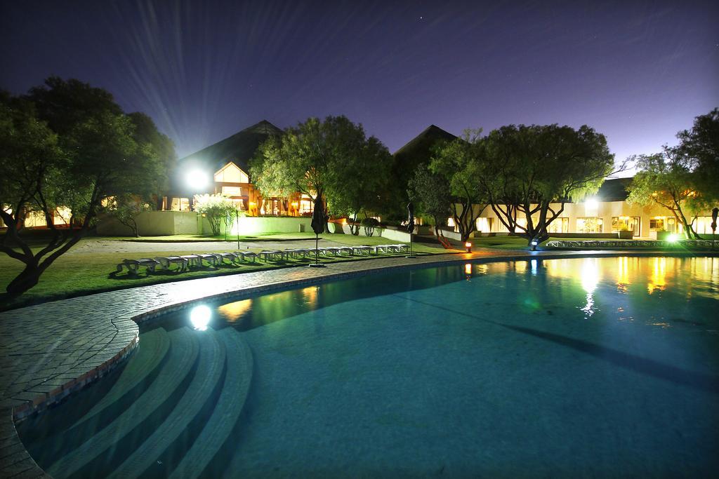 Black Mountain Leisure And Conference Hotel Groothoek Экстерьер фото